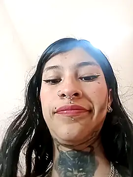 esmeralda06 online show from September 24, 2025, 3:37 pm