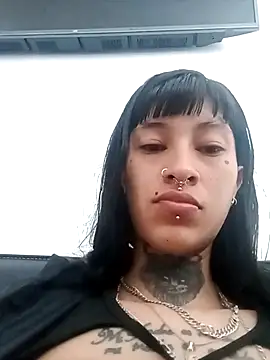 esmeralda06 online show from October 8, 2025, 2:47 pm