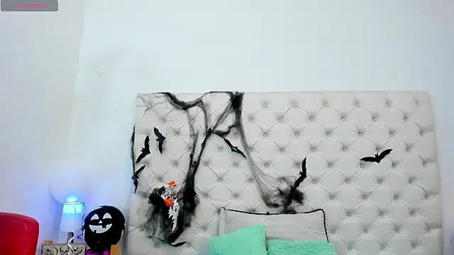 esmeralda06 online show from October 30, 2025, 3:24 pm