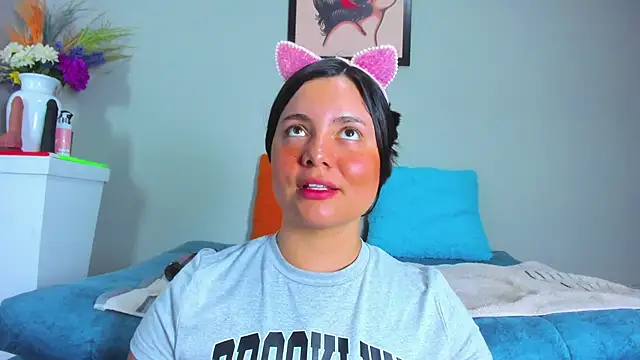 evaa greey online show from September 24, 2025, 8:01 pm