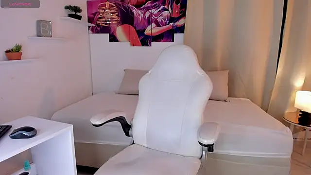 Snapshot of Karime_Oil chatting on March 4, 2025, 7:22 pm Karime Oil online show from March 4, 2025, 7:22 pm