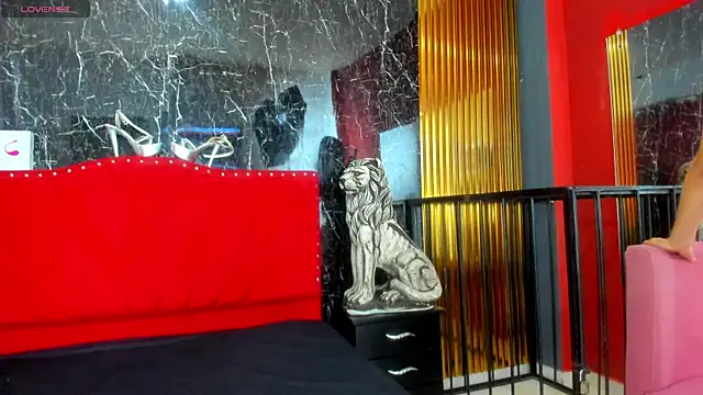  nicolesweet online show from April 15, 2026, 7:58 pm