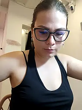 Vale Saenzz online show from March 11, 2025, 8:42 pm