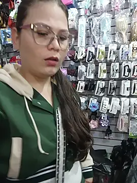 Vale Saenzz online show from December 23, 2025, 1:14 am