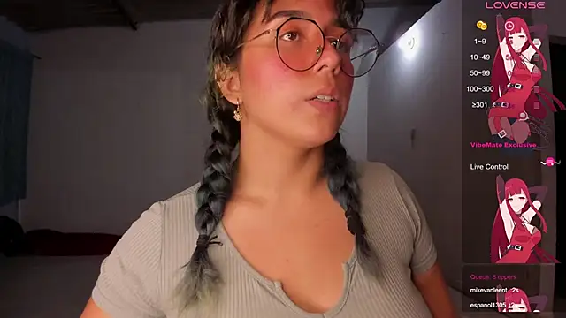 Snapshot of Ludovica6669 chatting on February 27, 2025, 11:59 pm Ludovica6669 online show from February 27, 2025, 11:59 pm