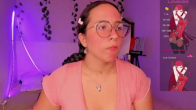 Snapshot of Ludovica6669 chatting on February 28, 2025, 5:37 pm Ludovica6669 online show from February 28, 2025, 5:37 pm