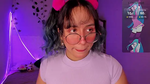 Snapshot of Ludovica6669 chatting on March 8, 2025, 10:24 pm Ludovica6669 online show from March 8, 2025, 10:24 pm