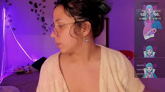 Snapshot of Ludovica6669 chatting on March 9, 2025, 4:27 am Ludovica6669 online show from March 9, 2025, 4:27 am