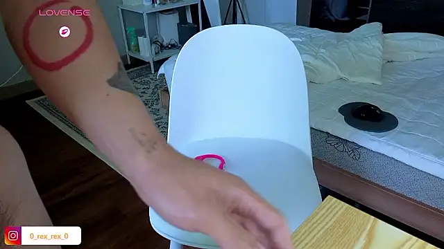 Snapshot of Doh728 chatting on November 22, 2025, 12:53 am Doh728 online show from November 22, 2025, 12:53 am