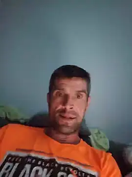 Snapshot of Schkodnik chatting on August 7, 2026, 10:45 pm Schkodnik online show from August 7, 2026, 10:45 pm