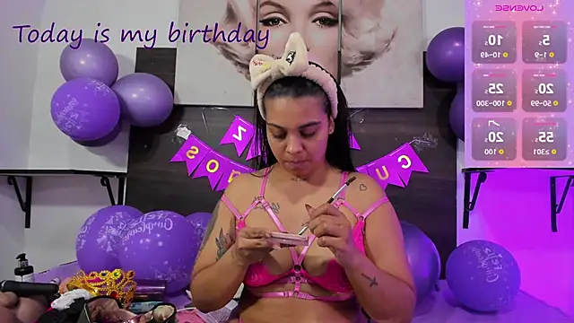 Snapshot of Emily_rivera78 chatting on September 24, 2025, 4:27 am Emily rivera78 online show from September 24, 2025, 4:27 am