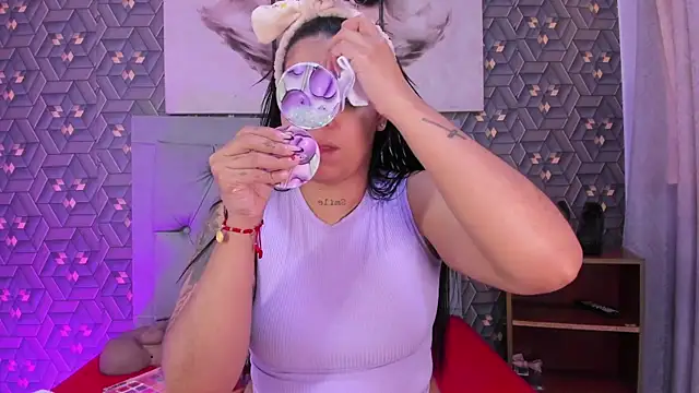 Emily rivera78 online show from February 18, 2026, 7:10 pm