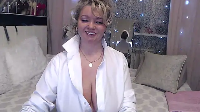 MartiniMartini online show from February 6, 2025, 12:54 am