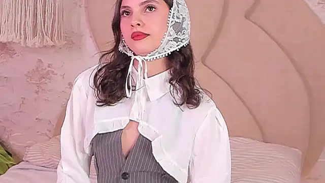 GIGI DAV online show from February 26, 2025, 5:31 am