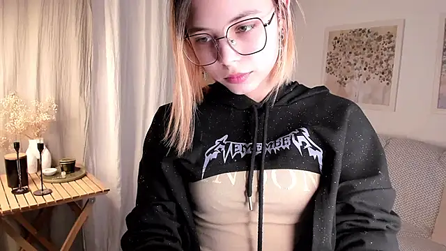 DarelleFare online show from January 27, 2025, 11:00 am