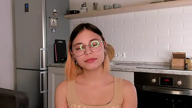 DarelleFare online show from January 27, 2025, 2:02 pm