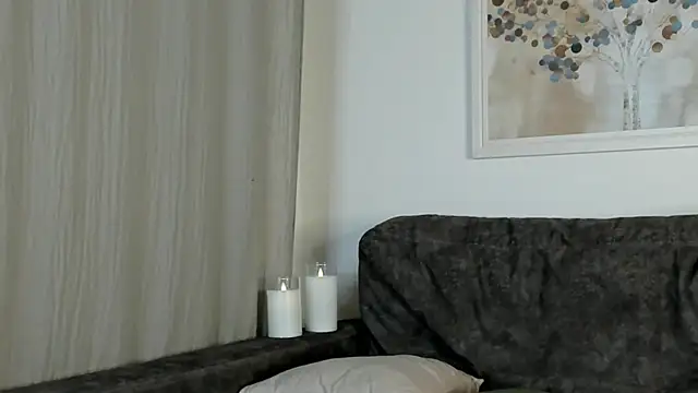 DarelleFare online show from February 8, 2025, 2:27 pm