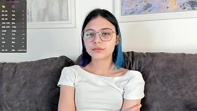 DarelleFare online show from February 18, 2025, 11:11 am