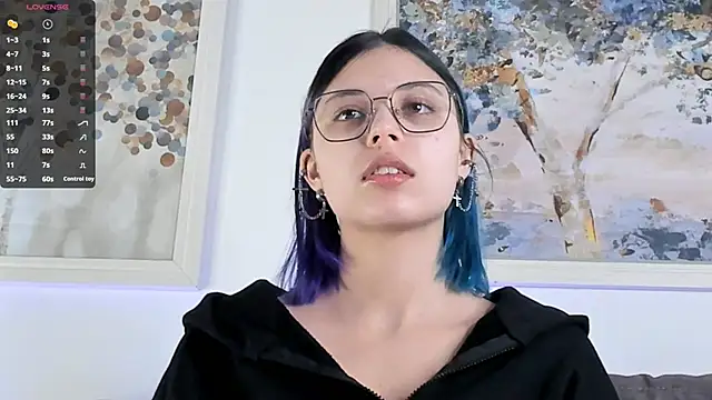 DarelleFare online show from February 21, 2025, 12:17 pm