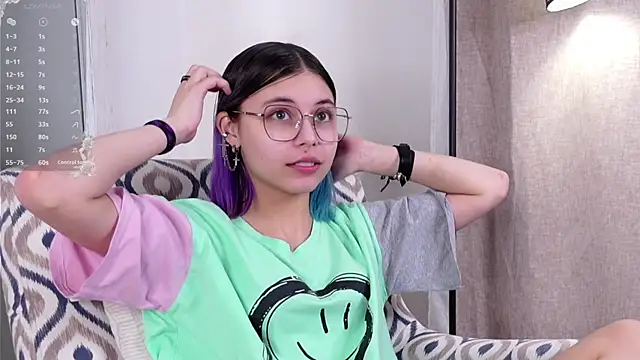 DarelleFare online show from March 11, 2025, 11:44 am