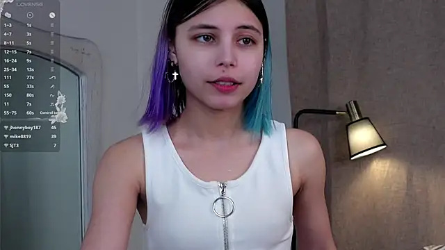 DarelleFare online show from March 11, 2025, 2:51 pm