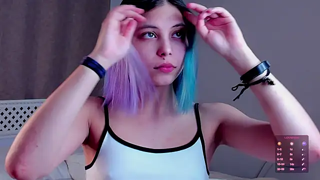 DarelleFare online show from March 14, 2025, 2:41 pm