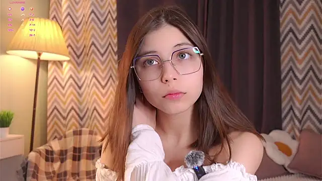 DarelleFare online show from October 13, 2025, 11:43 am