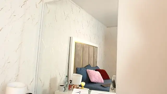 IsabelaWoods online show from February 21, 2025, 8:49 pm