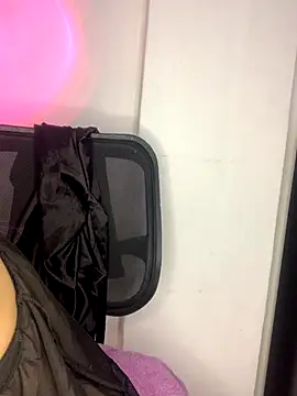 Miss karol online show from October 15, 2025, 6:19 pm