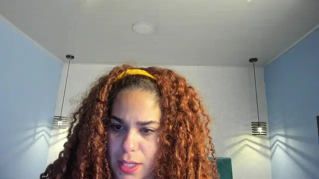 Snapshot of ninna_curly chatting on April 23, 2026, 3:41 am ninna curly online show from April 23, 2026, 3:41 am