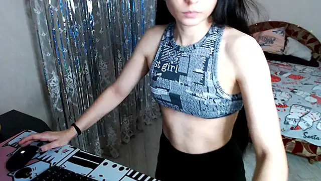 Kriss brunette 5 online show from January 15, 2026, 4:00 pm