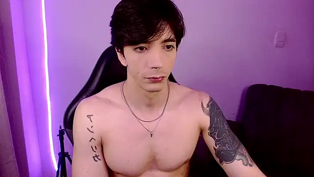 Snapshot of H3ll_B0I chatting on May 30, 2026, 5:59 am H3ll B0I online show from May 30, 2026, 5:59 am