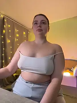 DearAlise online show from February 9, 2025, 10:32 pm