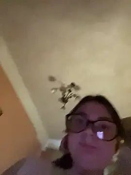 DearAlise online show from December 21, 2025, 12:23 pm