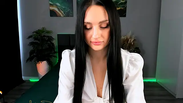 Snapshot of EmiliaBeynard chatting on February 8, 2025, 9:46 am EmiliaBeynard online show from February 8, 2025, 9:46 am