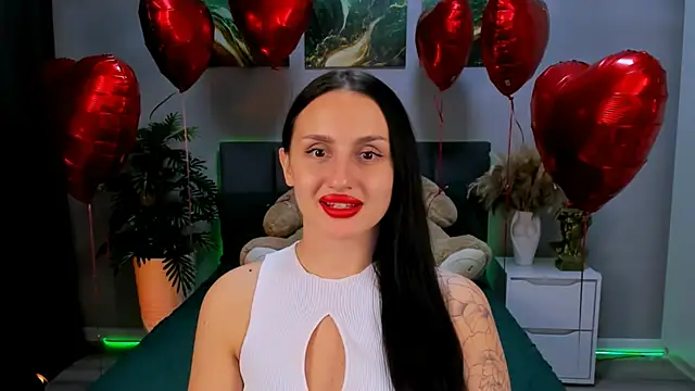 Snapshot of EmiliaBeynard chatting on February 16, 2025, 5:48 pm EmiliaBeynard online show from February 16, 2025, 5:48 pm