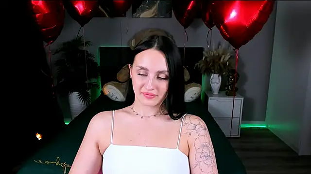 Snapshot of EmiliaBeynard chatting on February 23, 2025, 4:35 pm EmiliaBeynard online show from February 23, 2025, 4:35 pm