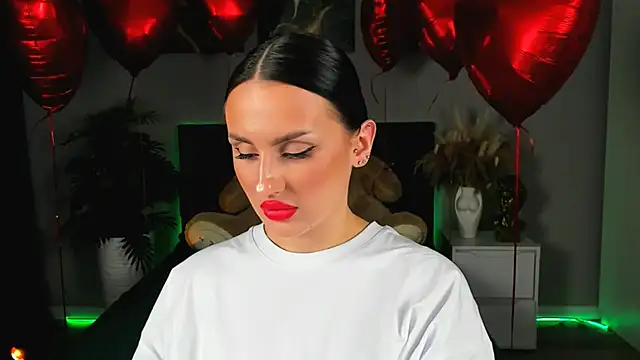 Snapshot of EmiliaBeynard chatting on February 27, 2025, 1:28 pm EmiliaBeynard online show from February 27, 2025, 1:28 pm