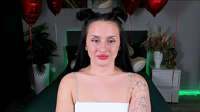 Snapshot of EmiliaBeynard chatting on March 4, 2025, 2:21 pm EmiliaBeynard online show from March 4, 2025, 2:21 pm