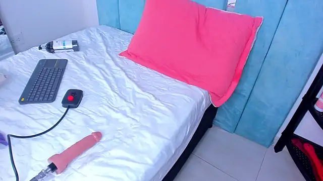 AlexxaSmall online show from March 10, 2025, 2:48 pm