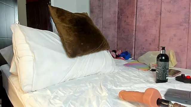 Annita001 online show from January 6, 2026, 6:33 pm