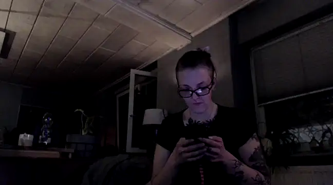 Astrid-Gilbert online show from March 5, 2025, 6:12 pm