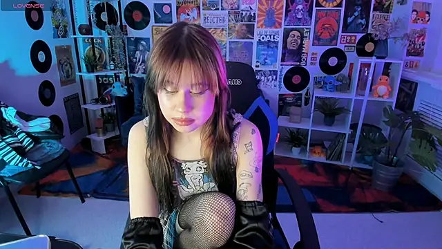 MisaPage online show from February 25, 2025, 5:47 pm