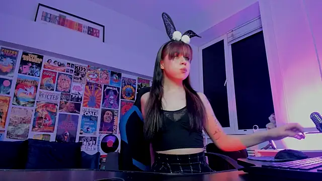 MisaPage online show from March 11, 2025, 9:04 pm