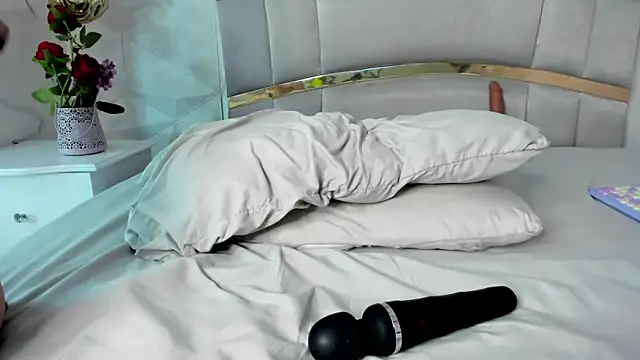 zoe taylorr1 online show from March 11, 2025, 8:09 am