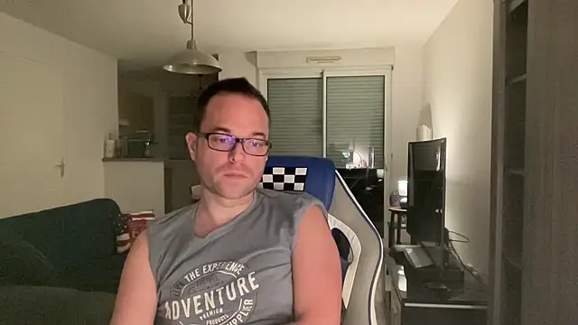 Funnyjul31 online show from January 26, 2025, 7:31 pm