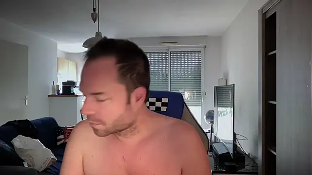 Funnyjul31 online show from February 7, 2025, 11:01 am