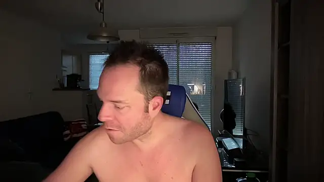 Funnyjul31 online show from February 13, 2025, 4:07 pm