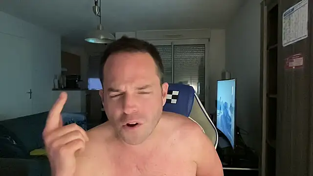 Funnyjul31 online show from March 16, 2025, 6:23 pm