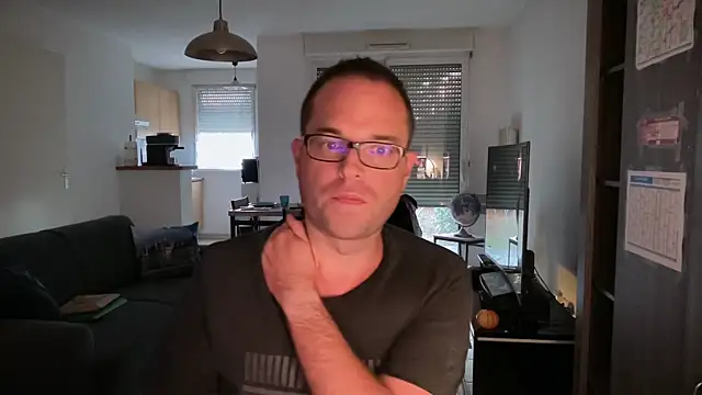 Funnyjul31 online show from October 13, 2025, 4:51 pm